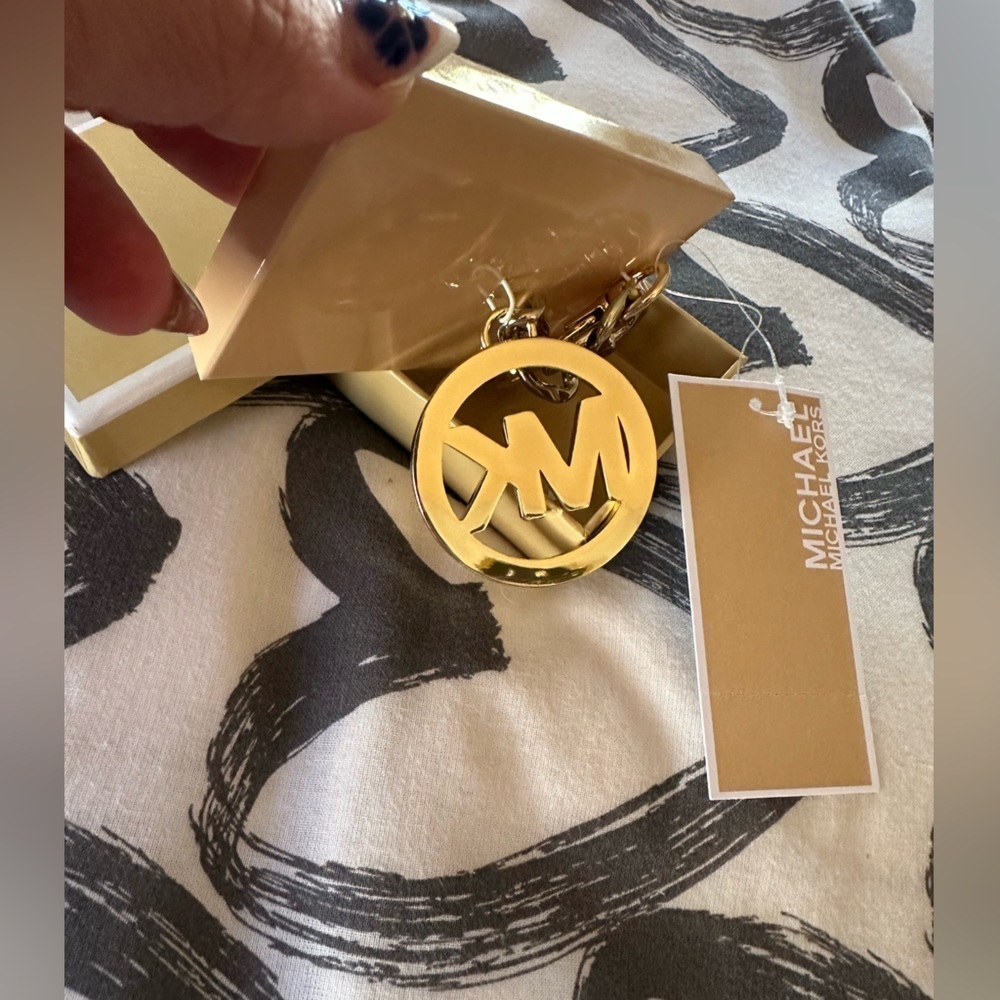 Gold Michael Kors Key Holder with MK Logo - Picture 6 of 6